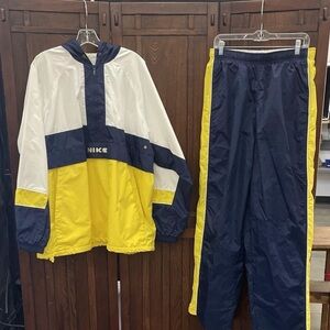 Nike White, Navy, and Yellow Windbreaker Set (top xxl pants xl)